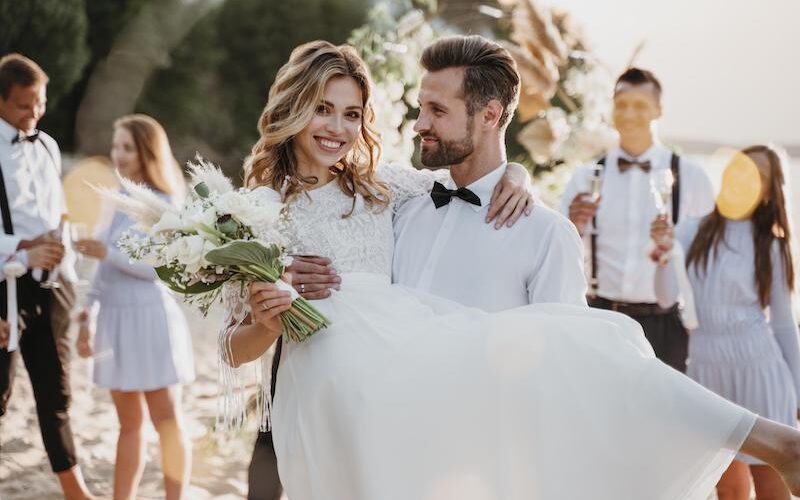 Bröllopsbild, parer och gästerna