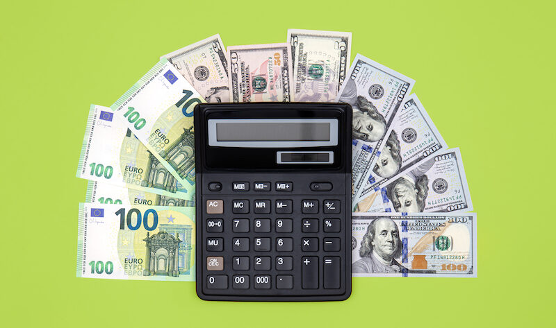 Löner, pengar och kalkylator